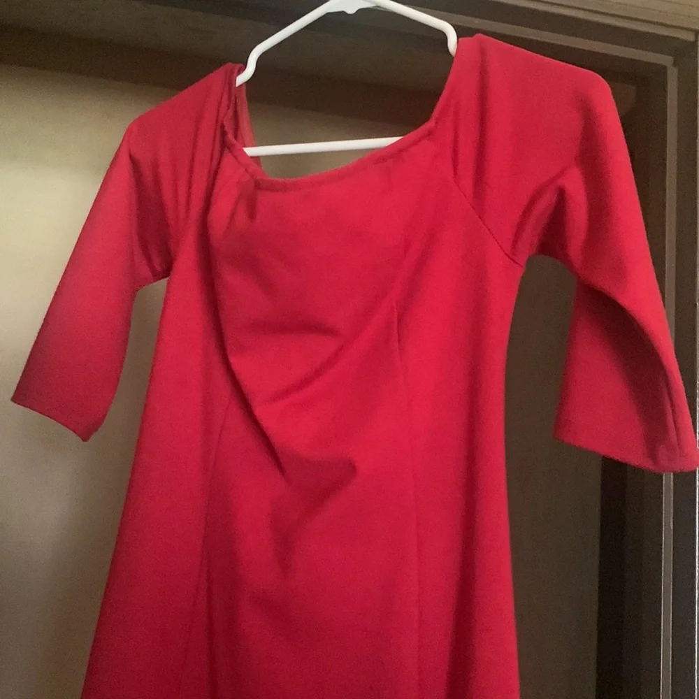 Red dress - Picture 3 of 4